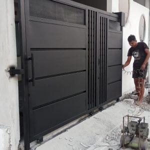 Pemasangan Pintu Gerbang Besi Mranggen Demak