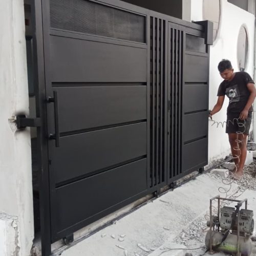Pemasangan Pintu Gerbang Besi Mranggen Demak
