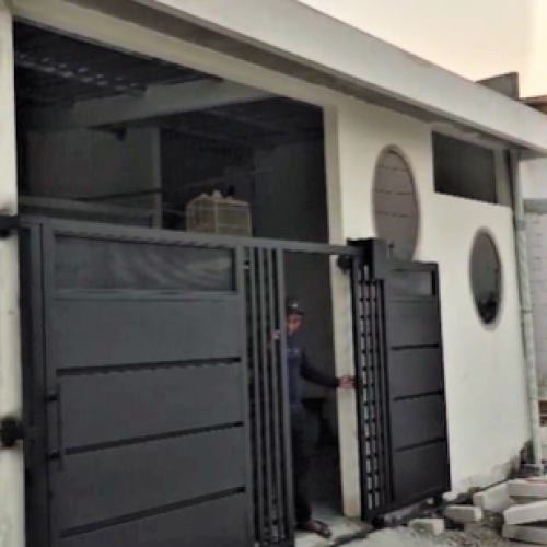 Pemasangan Pintu Gerbang Besi Mranggen Demak