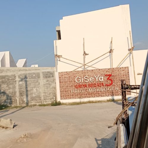 Pemasangan Pintu Gerbang Besi Mranggen Demak