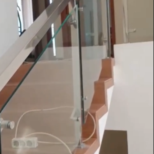Railing Tangga Kaca Tempered Kudus