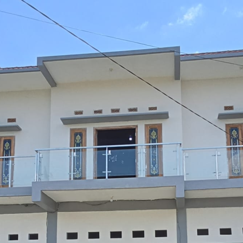 Balkon dengan Kaca Tempered Grobogan